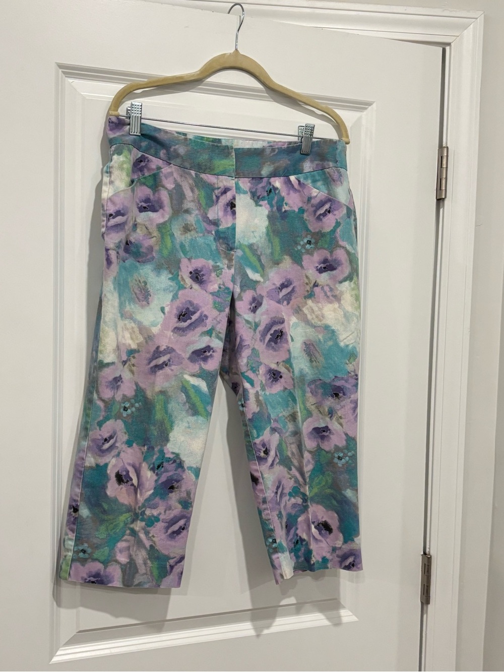 Floral capris